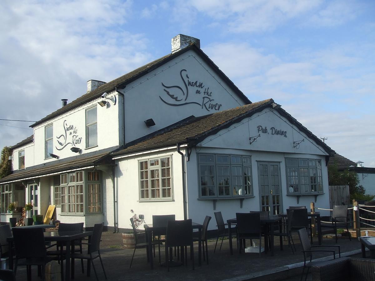 The Swan On The River Hotel Ely Bagian luar foto